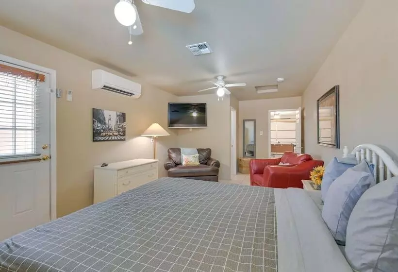 Family Friendly Lake Havasu City Home W/ Pool