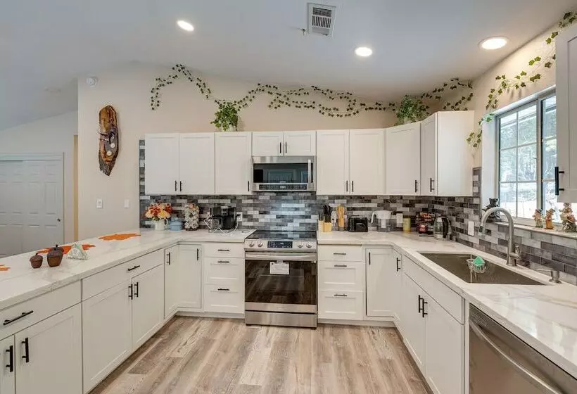 Renovated Pioneer Home In Serene Wooded Setting!