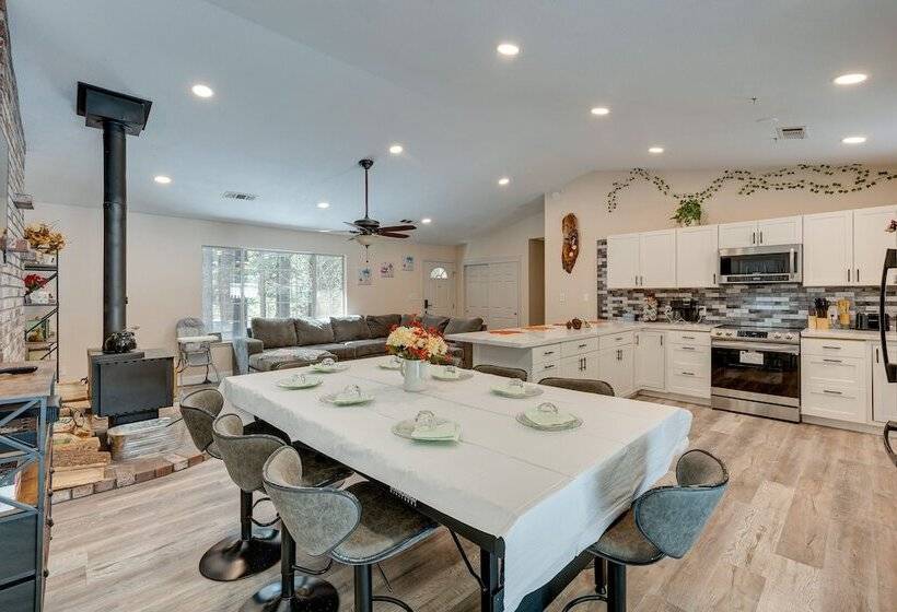 Renovated Pioneer Home In Serene Wooded Setting!