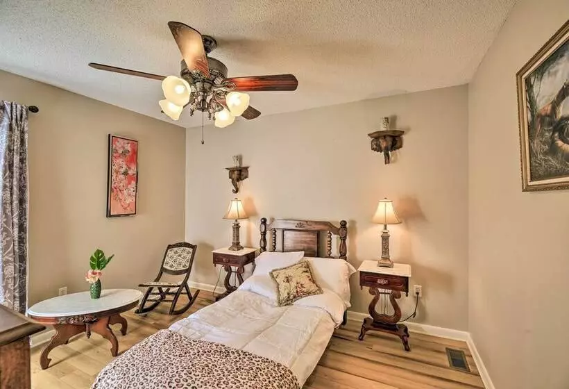 Pet Friendly Home W/ Grill & Farm In Meadowview!