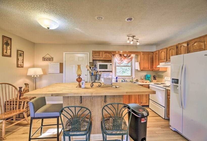 Pet Friendly Home W/ Grill & Farm In Meadowview!