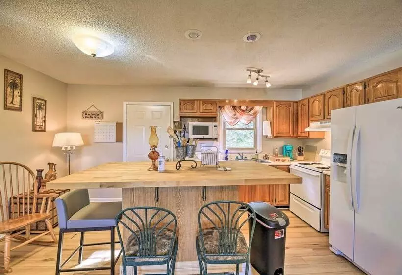 Pet Friendly Home W/ Grill & Farm In Meadowview!