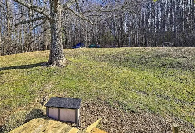 Pet Friendly Home W/ Grill & Farm In Meadowview!