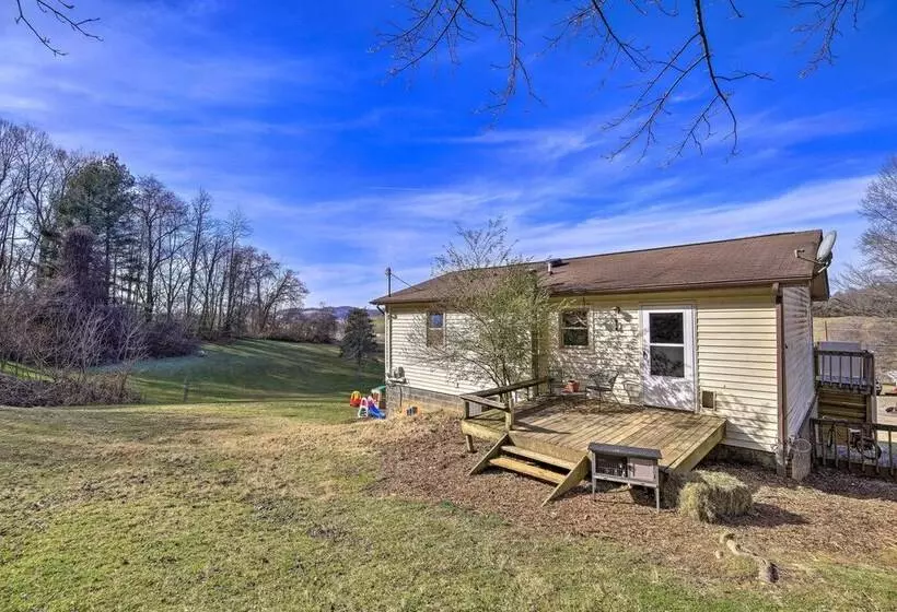 Pet Friendly Home W/ Grill & Farm In Meadowview!