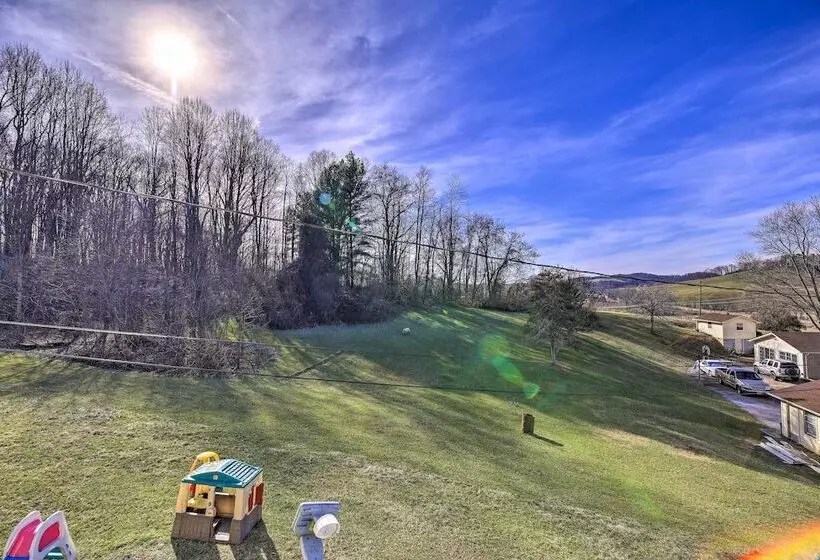 Pet Friendly Home W/ Grill & Farm In Meadowview!