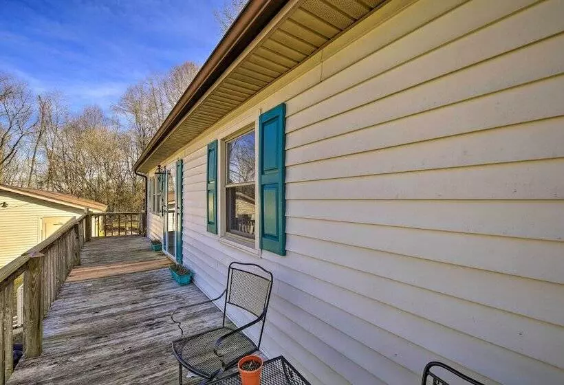 Pet Friendly Home W/ Grill & Farm In Meadowview!