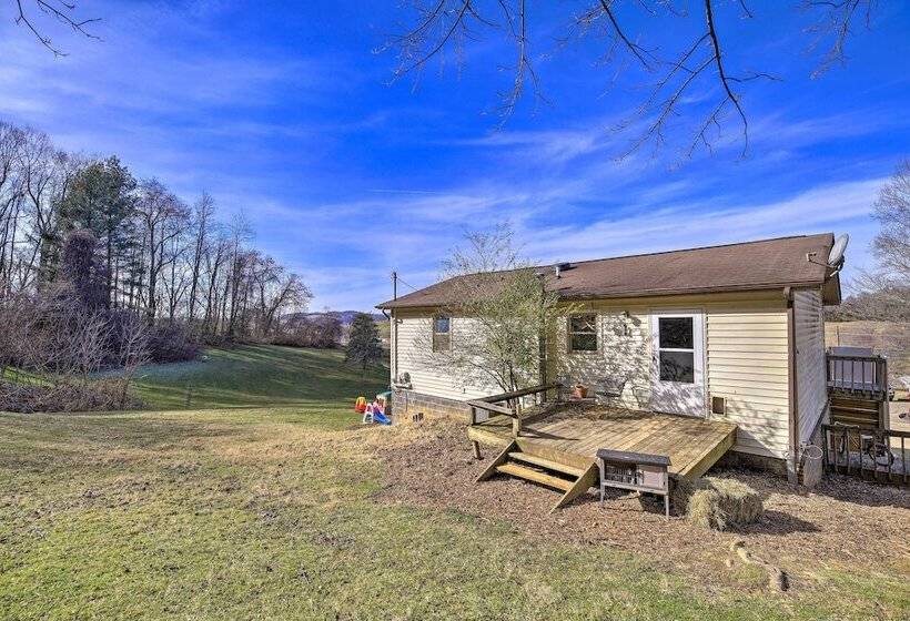 Pet Friendly Home W/ Grill & Farm In Meadowview!