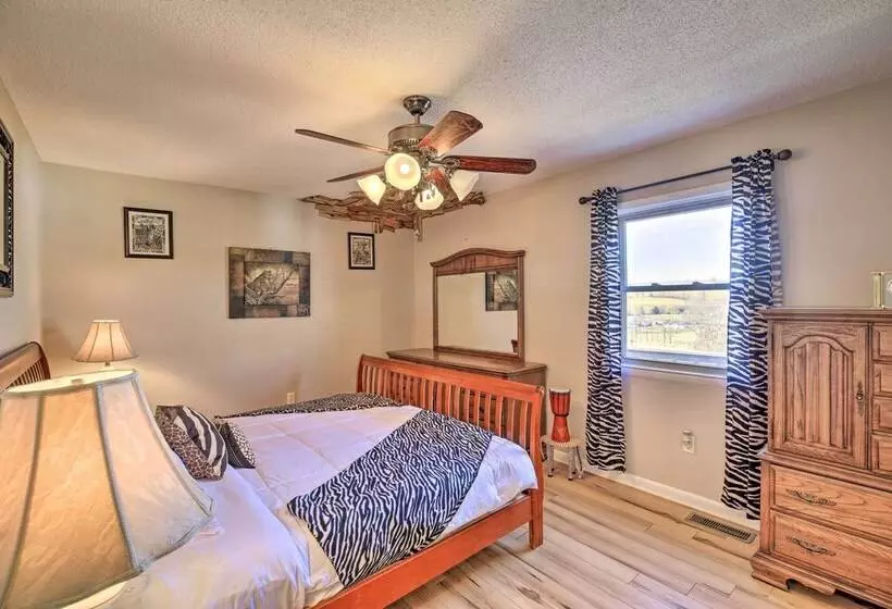 Pet Friendly Home W/ Grill & Farm In Meadowview!