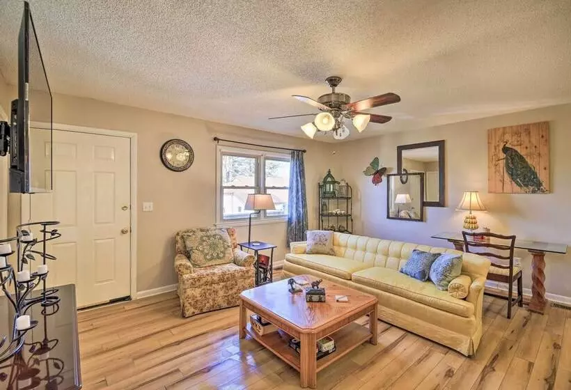 Pet Friendly Home W/ Grill & Farm In Meadowview!