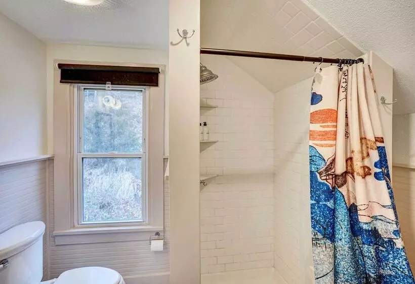 Historic Saugerties Home W/ Deck: River Views!