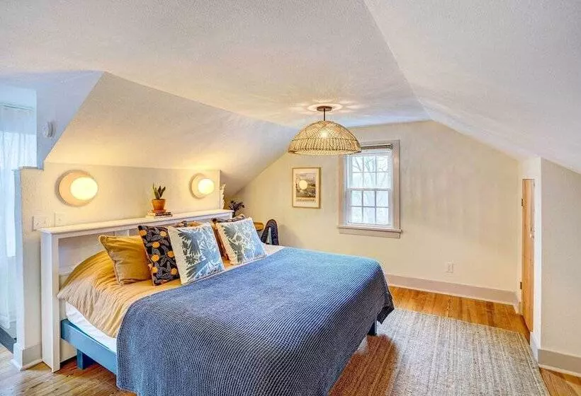 Historic Saugerties Home W/ Deck: River Views!