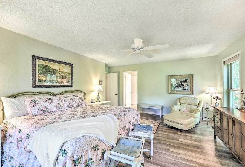 Furnished Deck W/ Views: Hot Springs Cottage