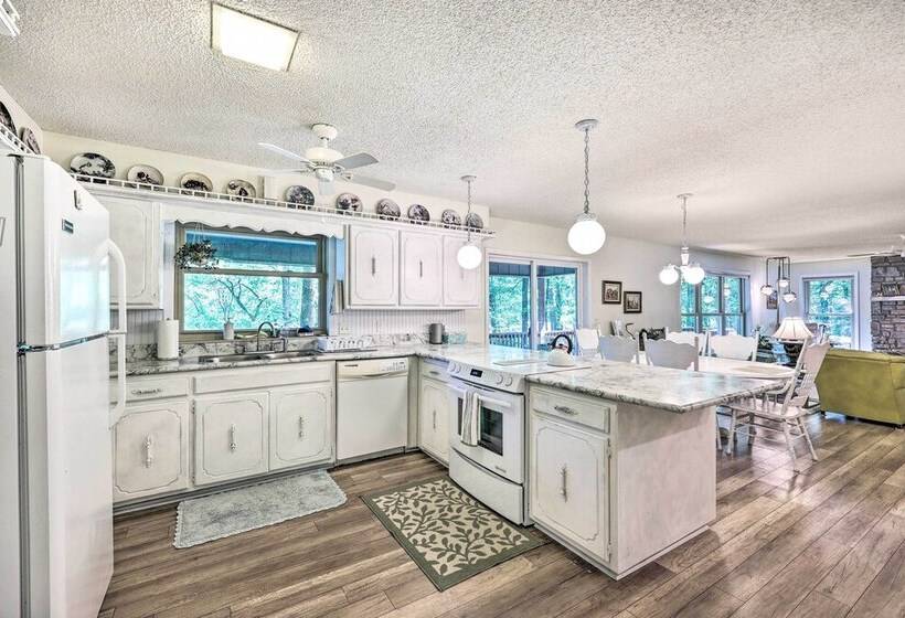 Furnished Deck W/ Views: Hot Springs Cottage