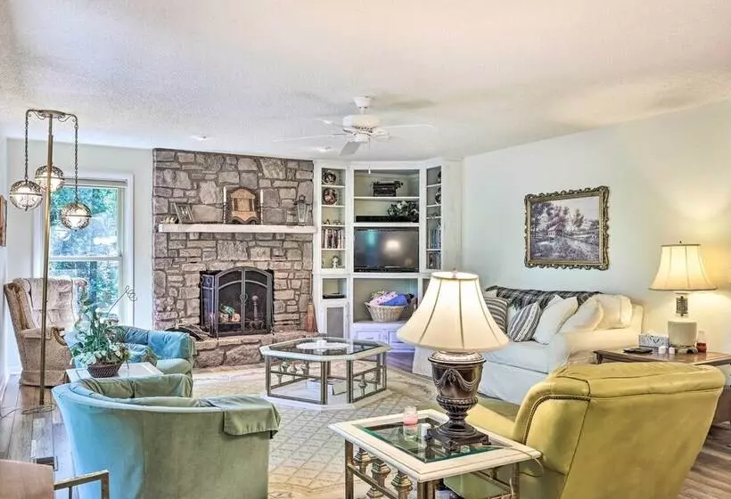 Furnished Deck W/ Views: Hot Springs Cottage