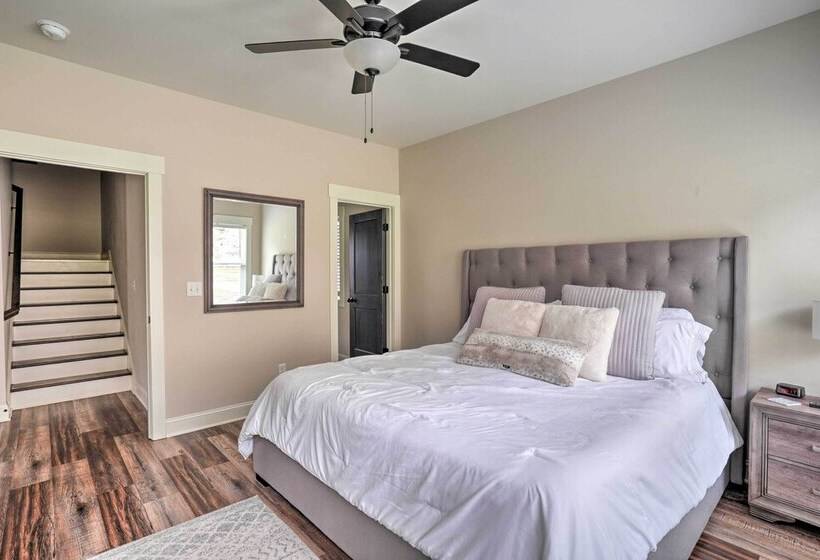 Scenic Mtn Retreat W/ Wooded Backyard + Fire Pit!