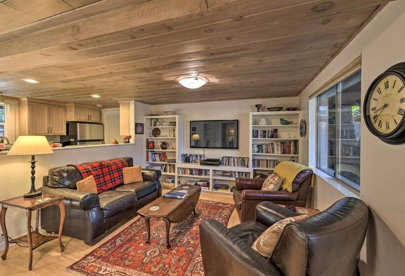 Peaceful Cottage W/ Grill & Yard In Grass Valley!