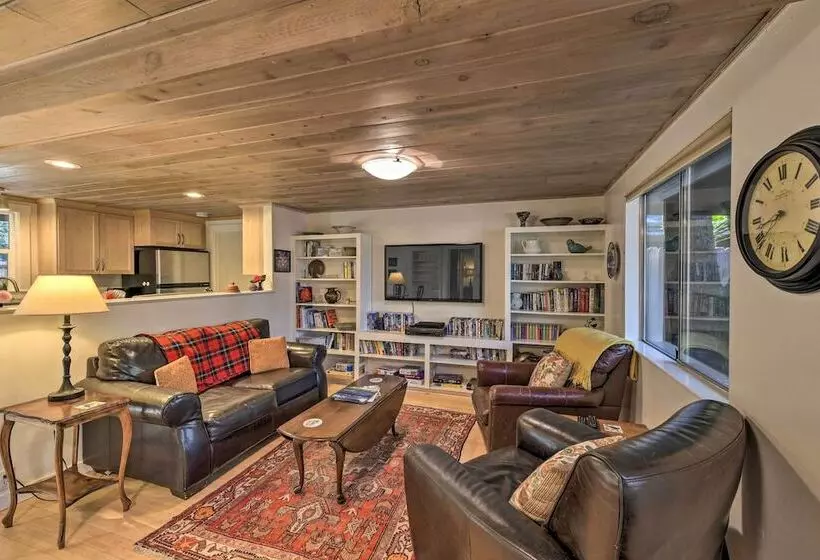 Peaceful Cottage W/ Grill & Yard In Grass Valley!