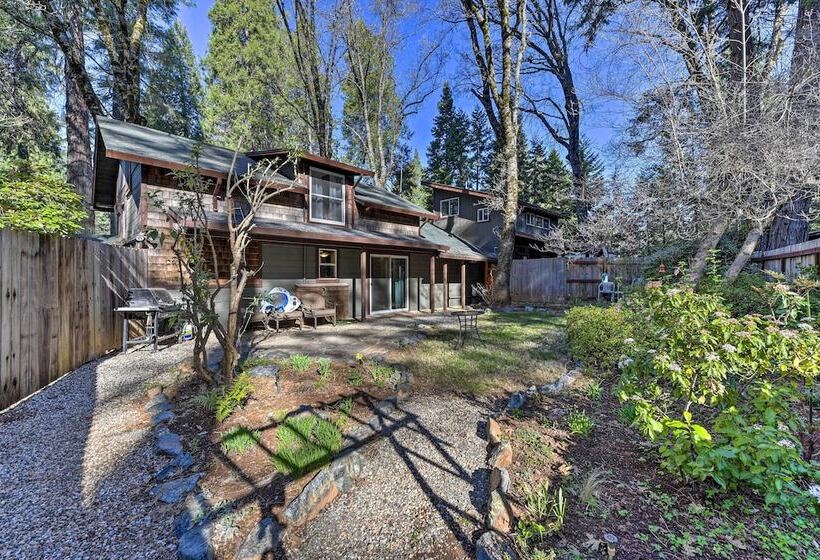Peaceful Cottage W/ Grill & Yard In Grass Valley!