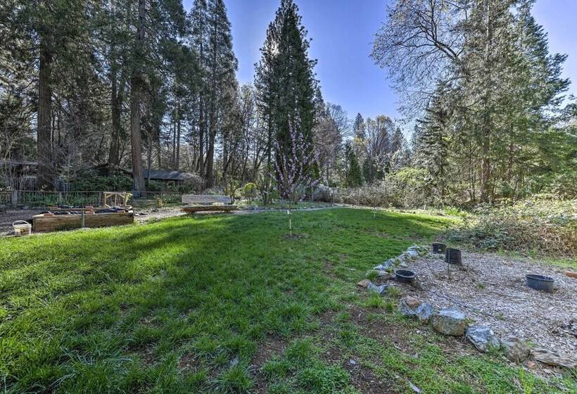 Peaceful Cottage W/ Grill & Yard In Grass Valley!