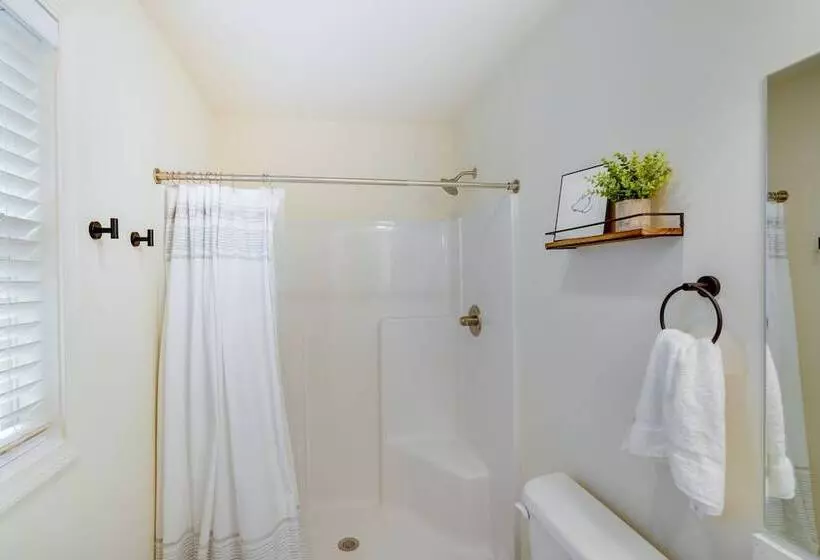 Sleepy Hollow Lake Home W/ Deck, Pool Access!