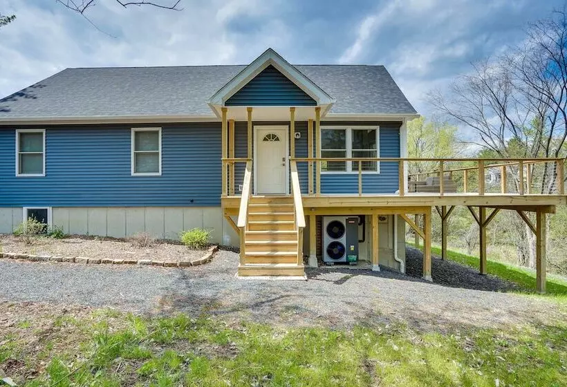 Sleepy Hollow Lake Home W/ Deck, Pool Access!