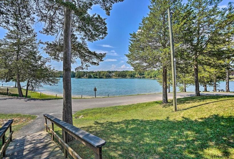 Sleepy Hollow Lake Home W/ Deck, Pool Access!