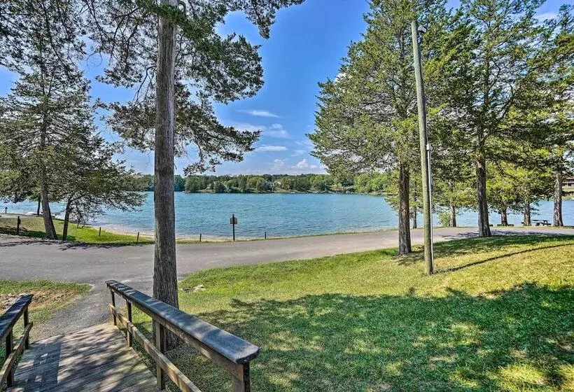 Sleepy Hollow Lake Home W/ Deck, Pool Access!