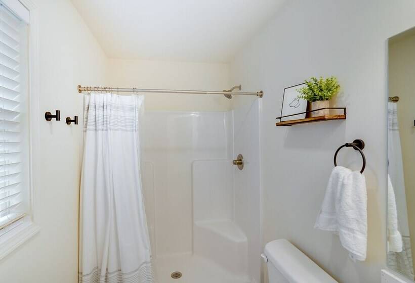 Sleepy Hollow Lake Home W/ Deck, Pool Access!