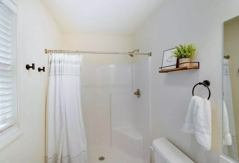 Sleepy Hollow Lake Home W/ Deck, Pool Access!