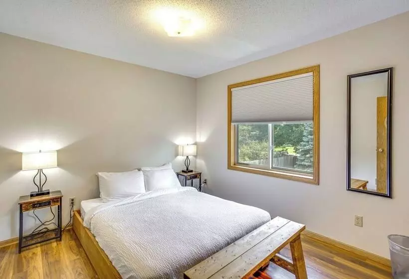 Sporty Blaine Home W/ Games ~ 2 Mi To Super Rink!