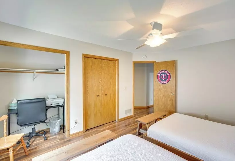 Sporty Blaine Home W/ Games ~ 2 Mi To Super Rink!