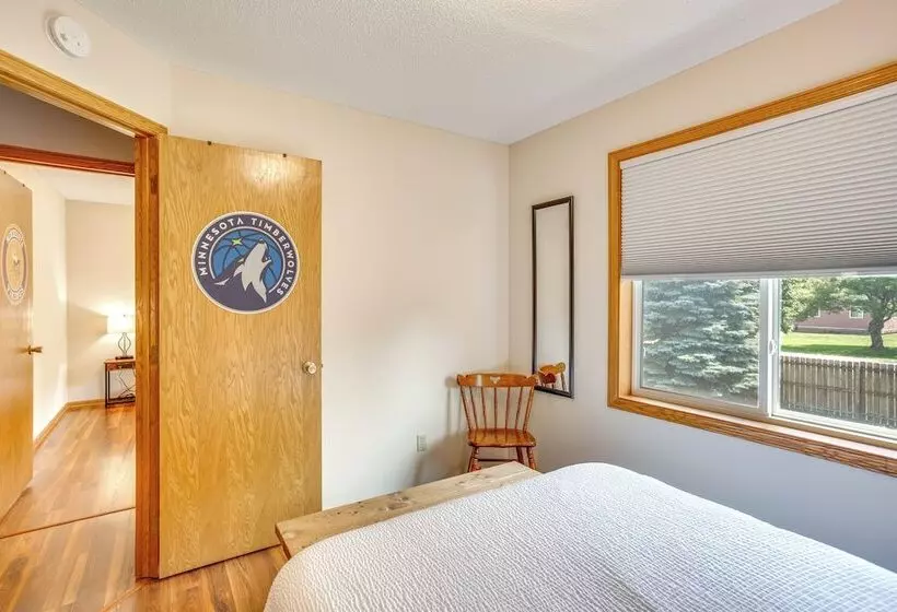 Sporty Blaine Home W/ Games ~ 2 Mi To Super Rink!