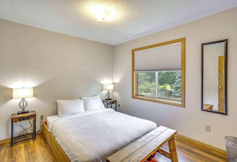 Sporty Blaine Home W/ Games ~ 2 Mi To Super Rink!