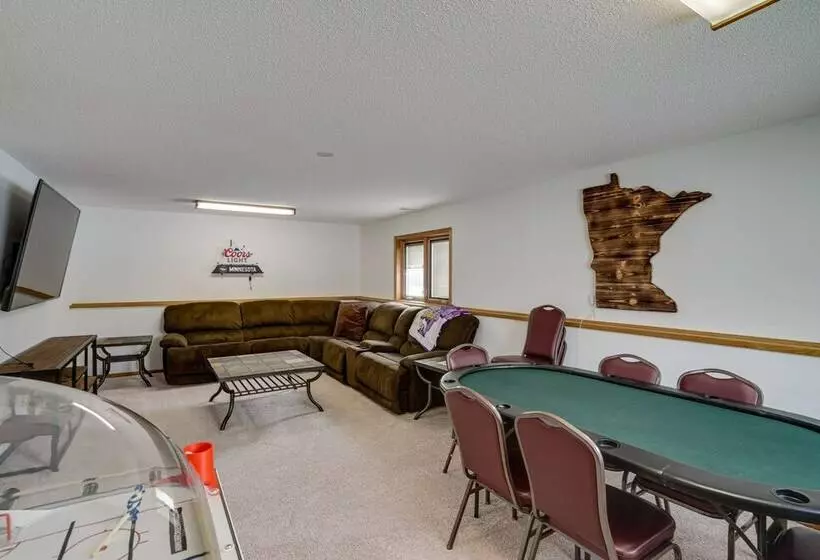 Sporty Blaine Home W/ Games ~ 2 Mi To Super Rink!