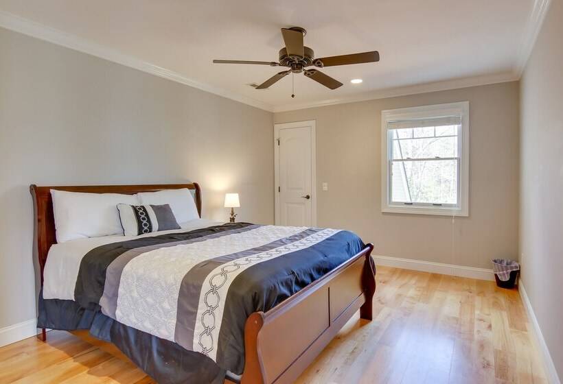 Stunning Nebo Lake House W/ Deck & Views!