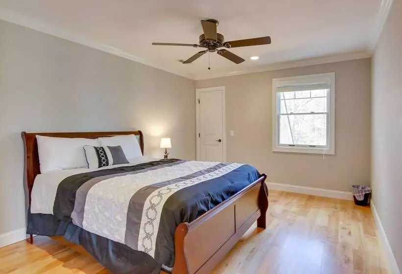 Stunning Nebo Lake House W/ Deck & Views!