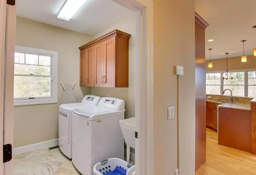 Stunning Nebo Lake House W/ Deck & Views!