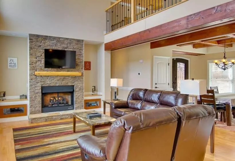 Stunning Nebo Lake House W/ Deck & Views!