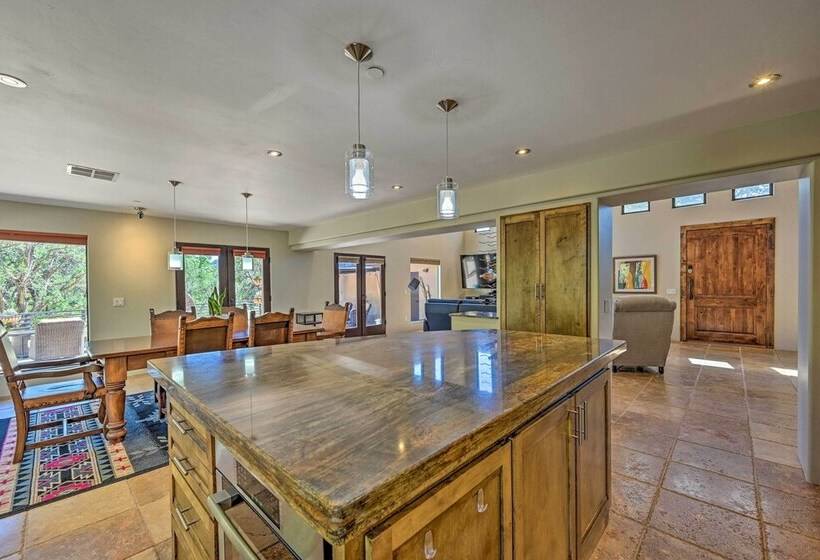 Stunning Sedona Home W/ Red Rock Views & Fire Pit!