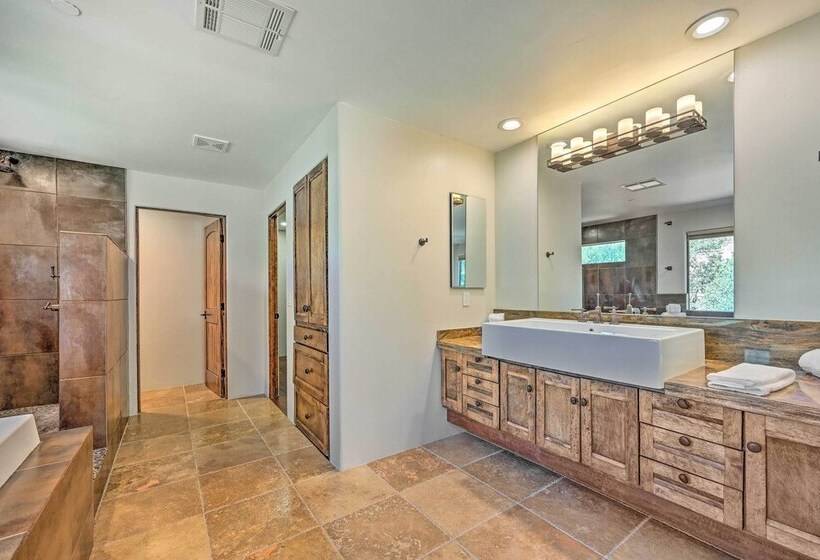 Stunning Sedona Home W/ Red Rock Views & Fire Pit!