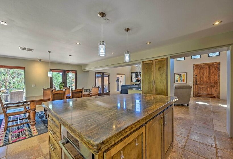 Stunning Sedona Home W/ Red Rock Views & Fire Pit!