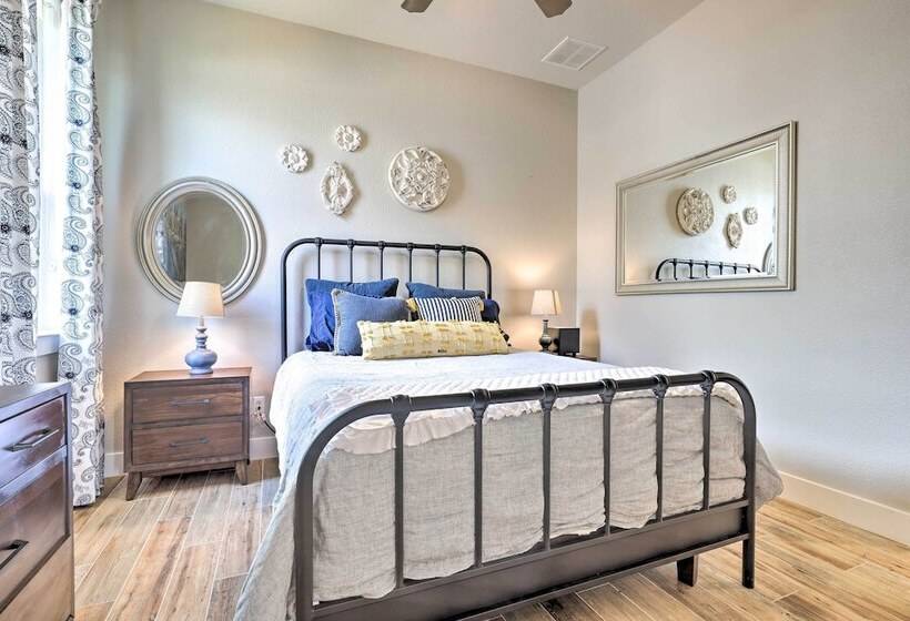 Upscale Austin Area Escape: Families Welcome!