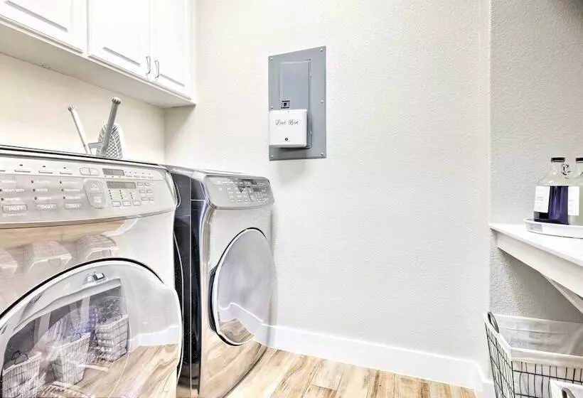 Upscale Austin Area Escape: Families Welcome!