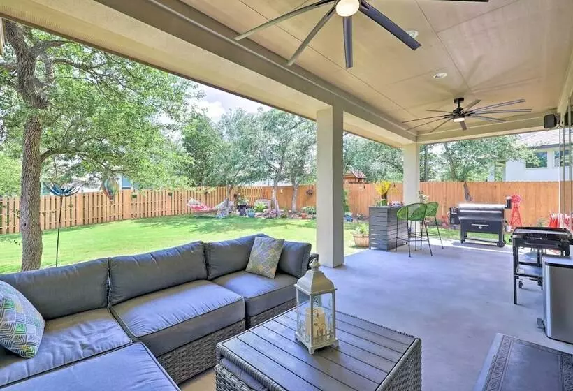 Upscale Austin Area Escape: Families Welcome!