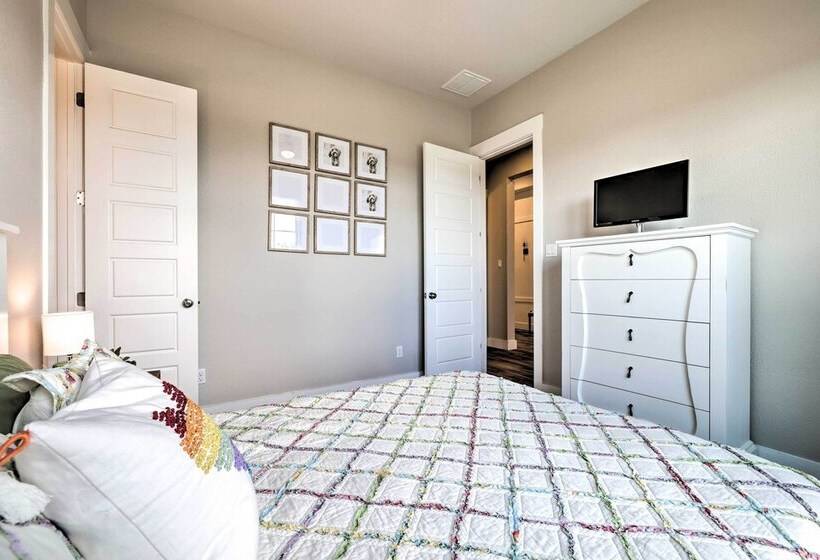 Upscale Austin Area Escape: Families Welcome!