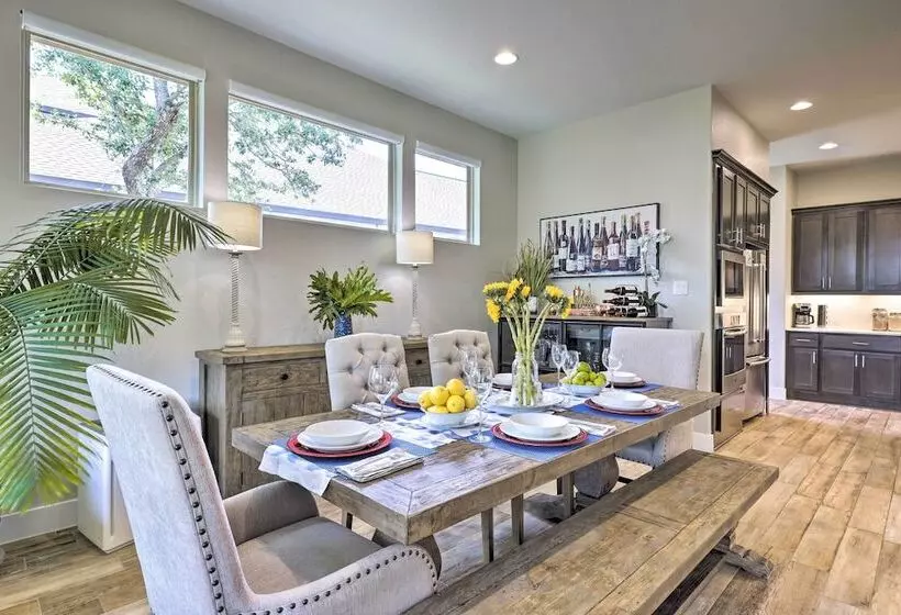 Upscale Austin Area Escape: Families Welcome!