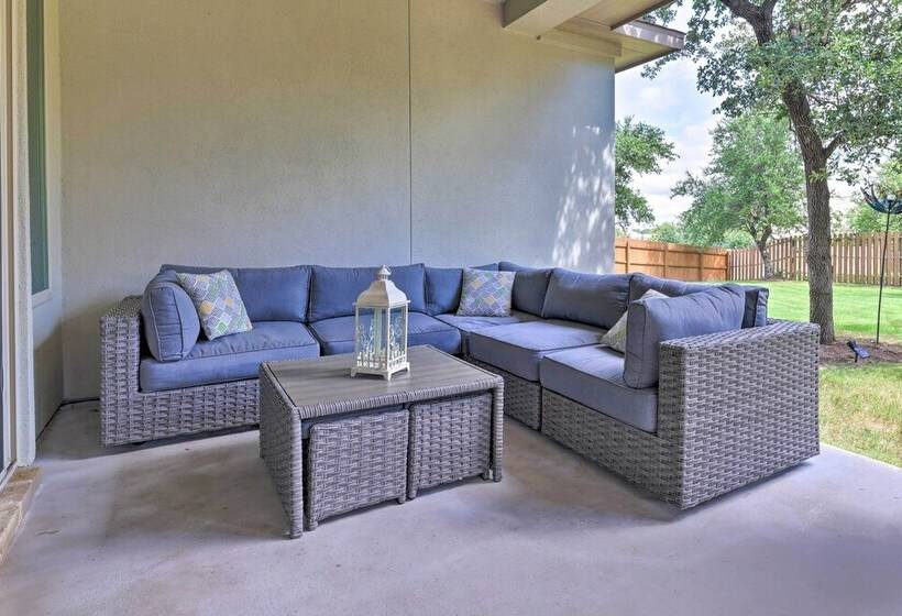 Upscale Austin Area Escape: Families Welcome!