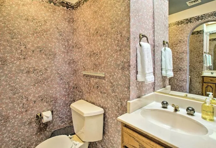 Upscale Fountain Hills Home W/ Outdoor Oasis!