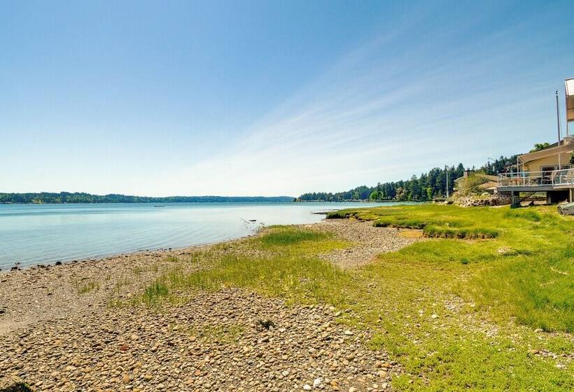 Waterfront Hood Canal Cottage: Steps To The Beach!