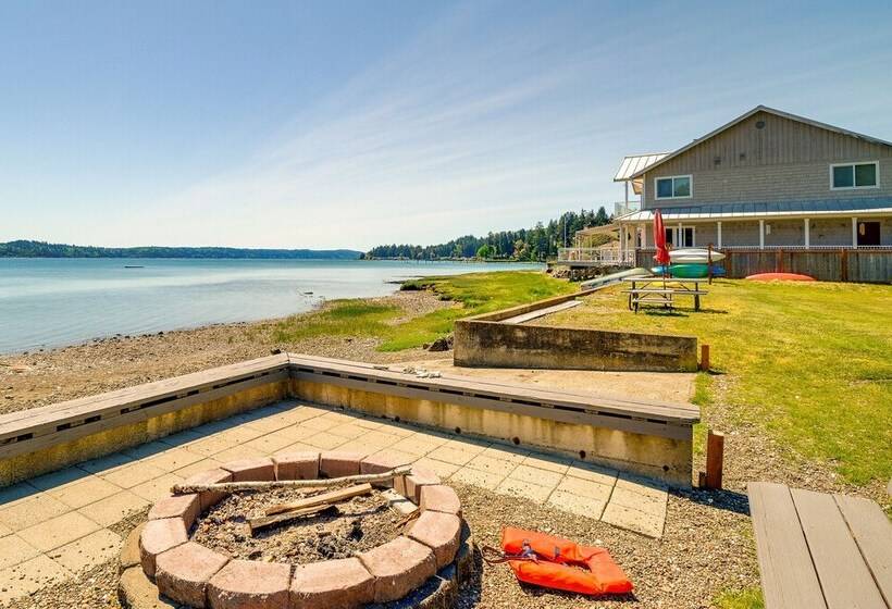 Waterfront Hood Canal Cottage: Steps To The Beach!